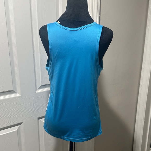 💙Women’s Adidas Top💙 - Picture 5 of 7